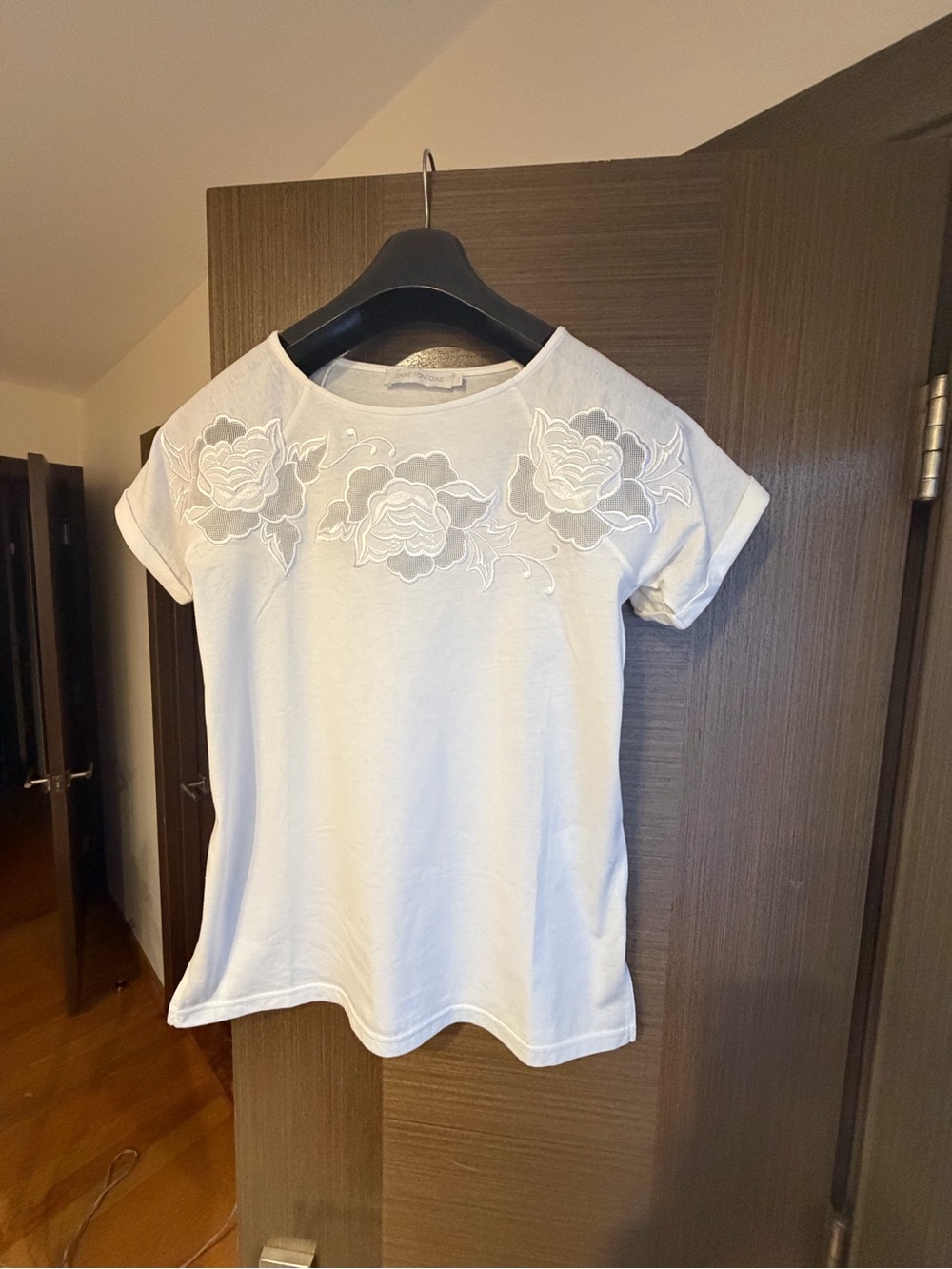 Ann Fontaine White Floral Embroidered Top Sz 38 new no tags